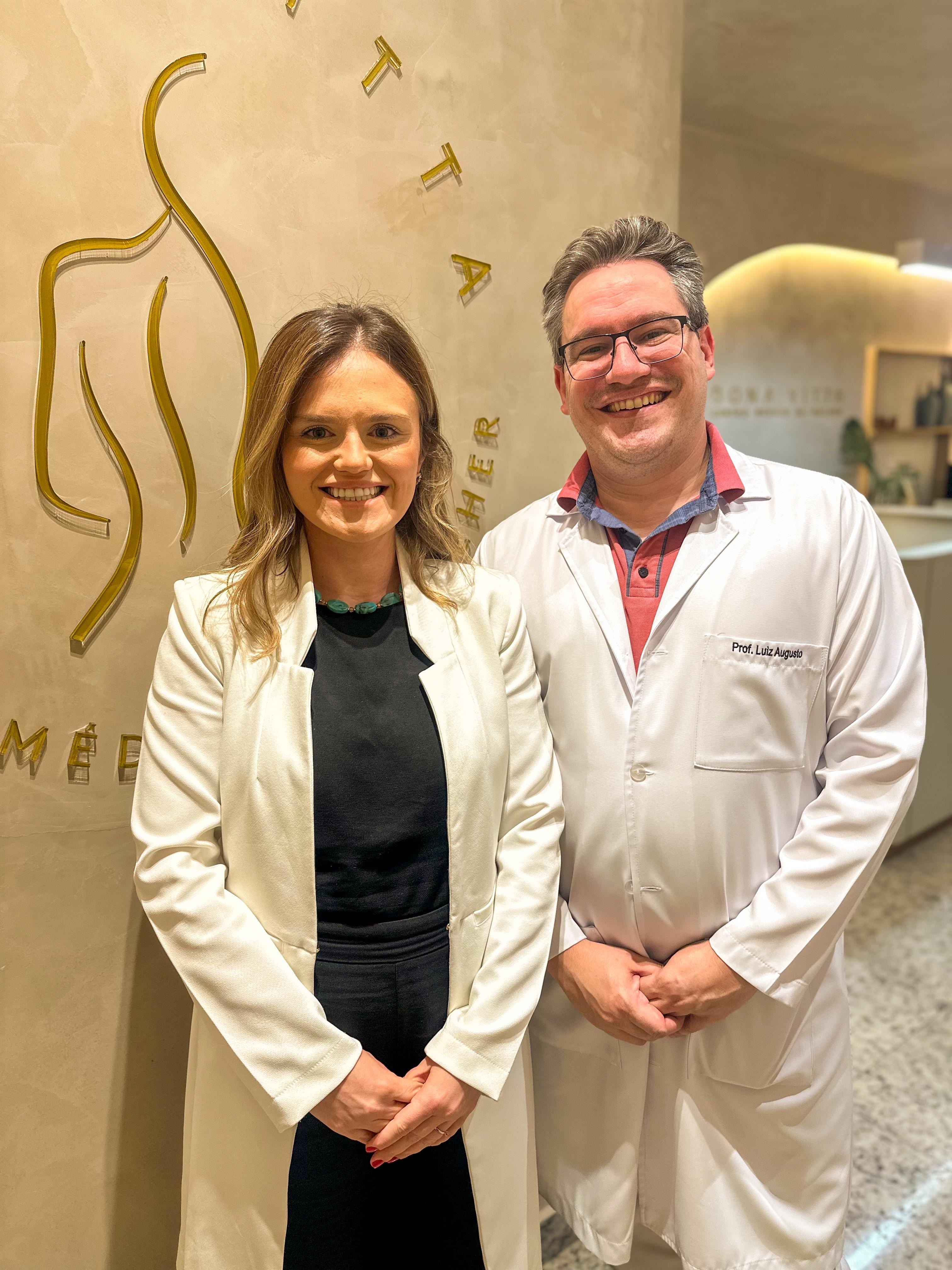 Dra. Bruna Donaire e Dr. Luiz Augusto Martins — Fundadores da Clínica Dona Vitta